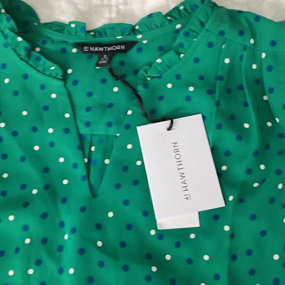 NWT 41 Hawthorn Tiffany Tulip Sleeve Blouse in Green. Size: MP (Med Petite) - Picture 2 of 4